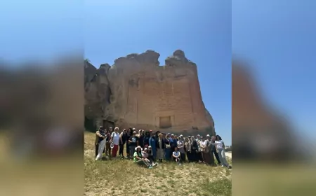 Başkan Ünlüce Hacıseyit Mahallesi Kadınlarını Frig Vadisi’ne Uğurladı