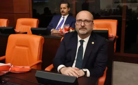 AK Parti’li Oğuz Üçüncü: ‘Hiç kimse Türkiye’yi başka bir ülkeyle karıştırmasın, barış için hazırız ama savunmadan da vazgeçmeyiz’