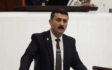 İYİ Parti Bursa Milletvekili Selçuk Türkoğlu: 'Sağlık sisteminde hasta müşteri, hastane ticarethane oldu'