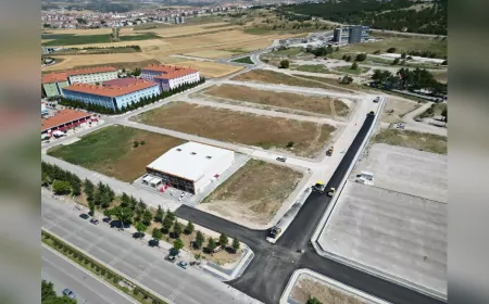 Çorum’da İki Hastaneyi Birbirine Bağlayan Yeni Yol Asfaltlanıyor