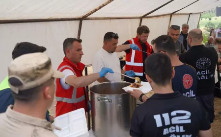 Bilecik Belediyesi Yangın Bölgesinde Vatandaşın Yanında