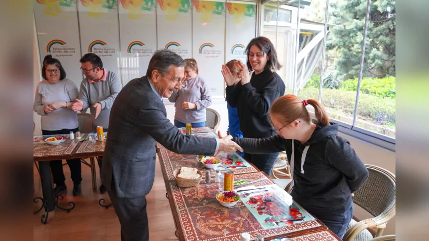 Gökkuşağı Kafe ile Özel Bireyler Hem Üretiyor Hem Sosyalleşiyor