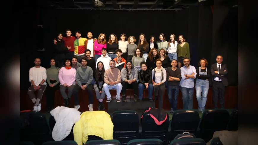 Eskişehir Şehir Tiyatroları Sezonu “Hayvan Çiftliği” ile Alkışlarla Kapattı