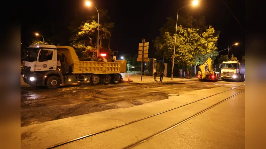 Eskişehir’de Gece Mesaisi Sürüyor: Öğretmenler Bulvarı’nda Asfalt Çalışması