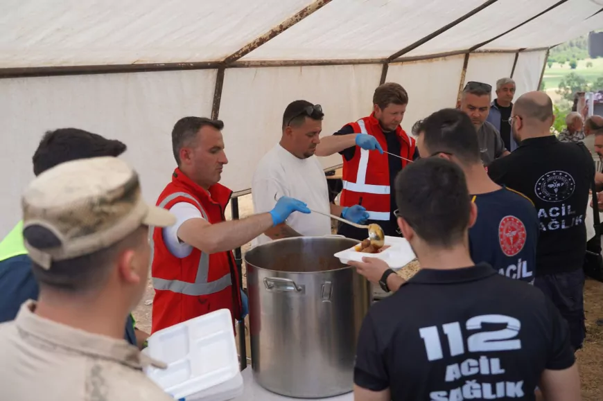 Bilecik Belediyesi Yangın Bölgesinde Vatandaşın Yanında