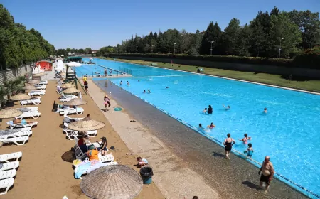 Eskişehirlilerin Serinleme Noktası: Kentpark Yapay Plaj ve Olimpik Havuz Sezonu Açıldı