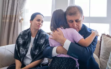 Başkan Tugay, Yangın Şehidi İbrahim Demir’in Ailesini Ziyaret Etti