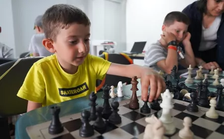 Satrançla Zihinlerini Geliştiriyorlar: Tepebaşı’nda Yaz Kursları Devam Ediyor