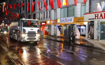 Yalova Belediyesi’nden Merkez Caddelere Kapsamlı Temizlik Seferberliği