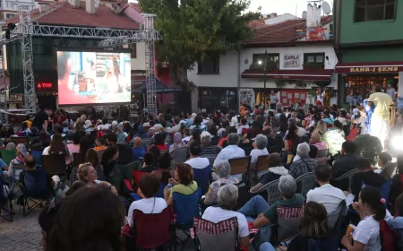 Yıldızların Altında Sinema Keyfi Odunpazarı’nda Sürüyor