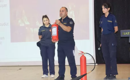Elazığ Belediyesi’nden Muhtarlara İlk Yardım Seti ve Yangın Söndürme Tüpü Desteği