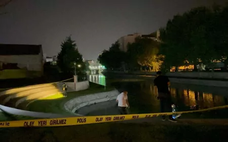 Eskişehir'de Porsuk Çayı Kenarında İçki İçen İki Kişiden Biri Hayatını Kaybetti