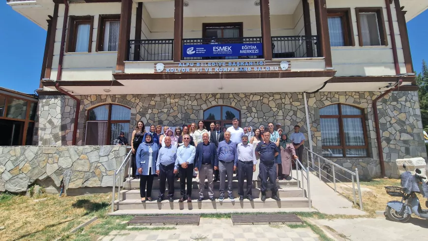 ESMEK’in “Yansımalar” Sergisi Beylikova ve Alpu’da Sanatseverlerle Buluştu