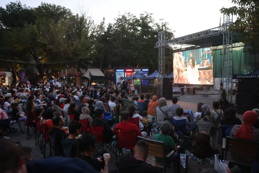 Odunpazarı’nda Açık Hava Film Günleri nostaljik bir başlangıç yaptı