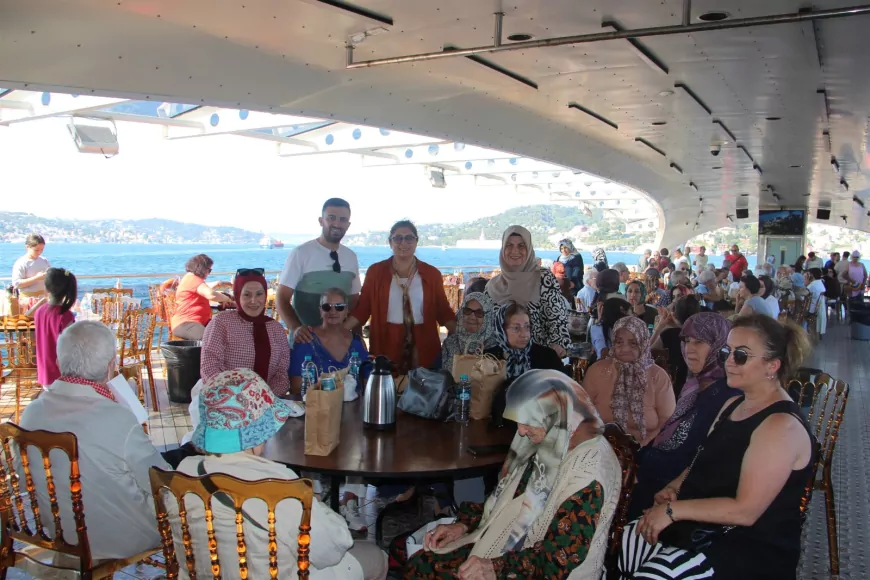 İBB Darülaceze Sakinlerinden Boğaz’da Tarihi Bir Yolculuk