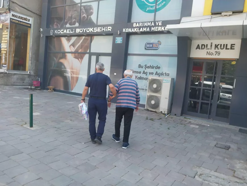Kocaeli Büyükşehir Zabıtası İhtiyaç Sahibi Vatandaşın Yanında