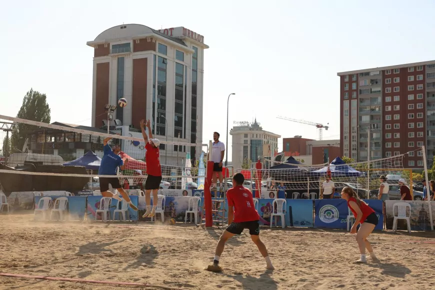 Eskişehir’de Plaj Voleybolu Şenliği Coşku Dolu Anlara Sahne Oldu