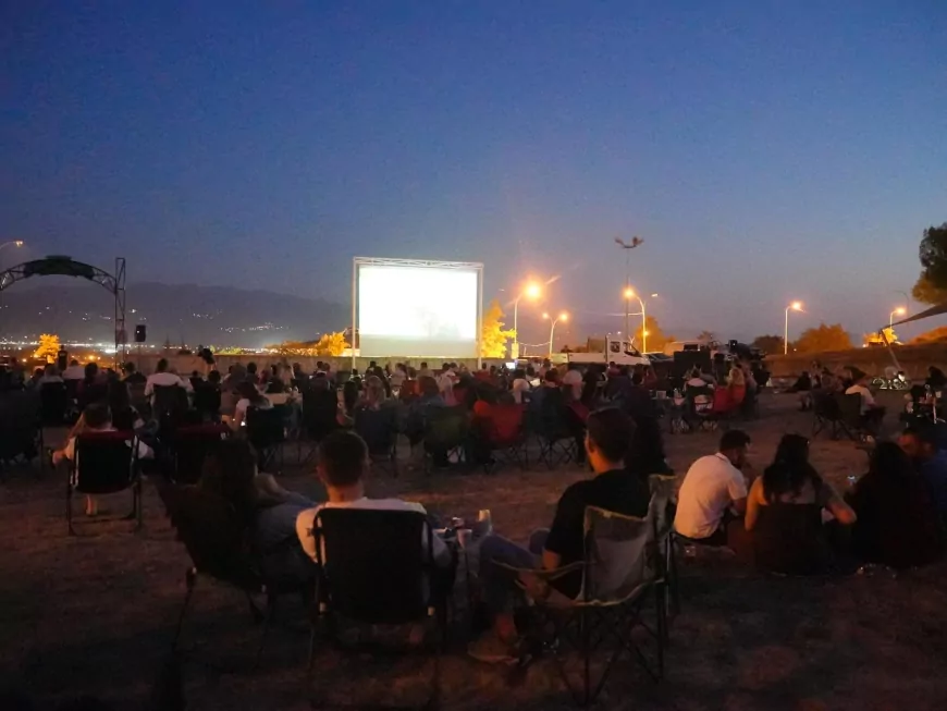 Düzce Belediyesi’nden Açık Hava Sineması: Yaz Sinema Geceleri Başladı