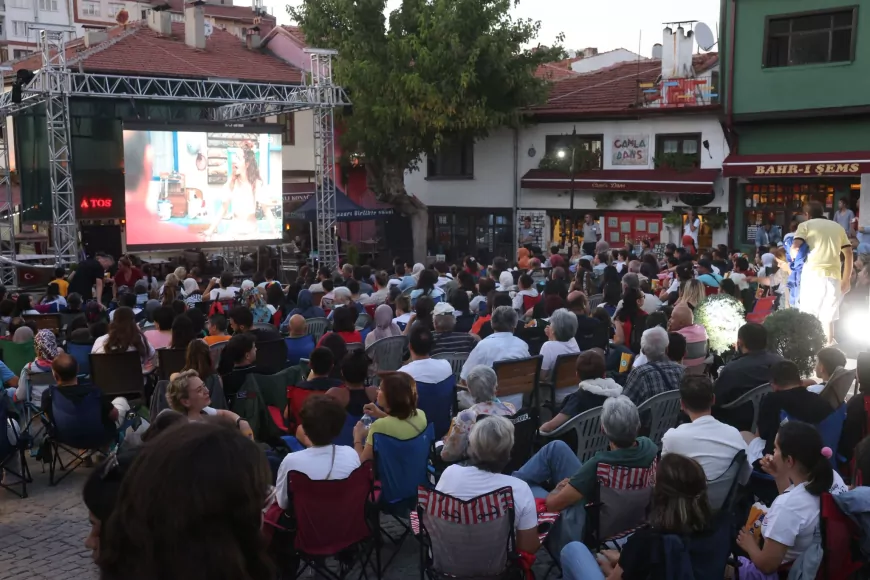 Yıldızların Altında Sinema Keyfi Odunpazarı’nda Sürüyor