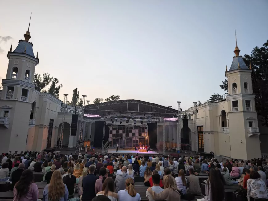 Kocaeli Şehir Tiyatroları, Moskova’daki Uluslararası Festivalde Türkiye’yi Temsil Etti