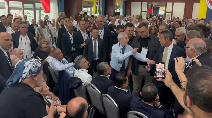 Fenerbahçe Yüksek Divan Kurulu Toplantısında Gerginlik: İmza Süreci Tartışması Salonda Krize Neden Oldu