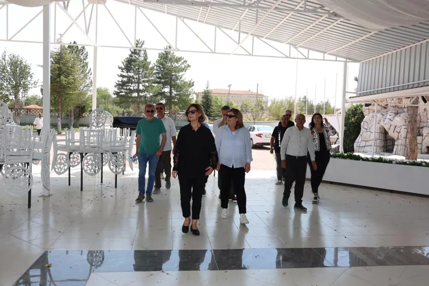 Başkan Ünlüce’den Çifteler Çıkarması: “El Ele Vererek İlçemize Yakışan Meydanı Kazandıracağız”