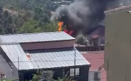 Ümraniye’de Tek Katlı Evin Kömürlüğünde Yangın