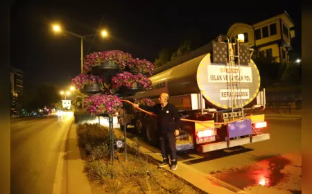 Gece Mesaisiyle Şehir Canlanıyor: Eskişehir’de Çiçekler ve Ağaçlar Yaz Boyu Renk Saçıyor