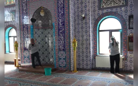 Tepebaşı’nda Camiler Düzenli Temizlikle Pırıl Pırıl Oluyor