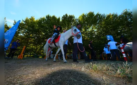 Millet Bahçesi’nde Pony Atlar Şenliği Minikleri Sevindirdi