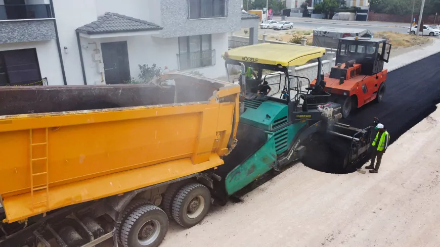 Tepebaşı Belediyesi Fen İşleri 9 Mahallede Eş Zamanlı Çalışma Yürütüyor