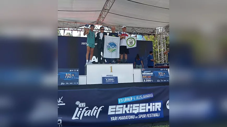 Büyükşehirli Atlet Ali Turan, Eskişehir Yarı Maratonu’nda Zirvede