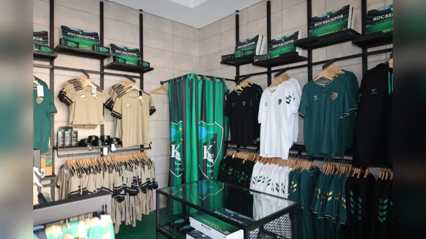 Kocaelispor Sevgisi Meydanlara Taştı: Üç Noktada Lisanslı Ürün Satışı