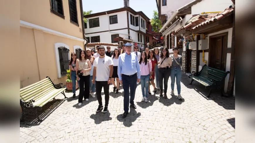 Başkan Kazım Kurt’tan Üniversiteli Gençlere: “Eskişehir Sizin Şehriniz”
