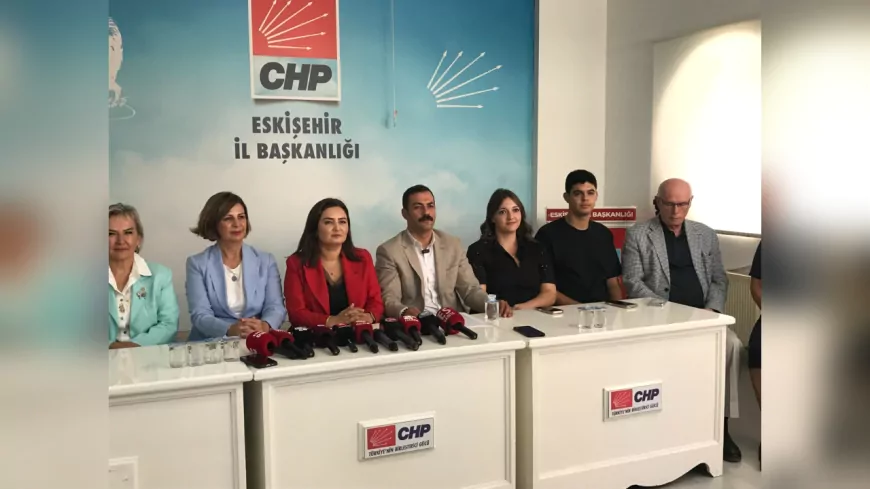 CHP Eskişehir İl Başkanı Talat Yalaz: “Ne Karanlığa Teslim Olacağız, Ne de Hukuksuzluğa Susacağız”