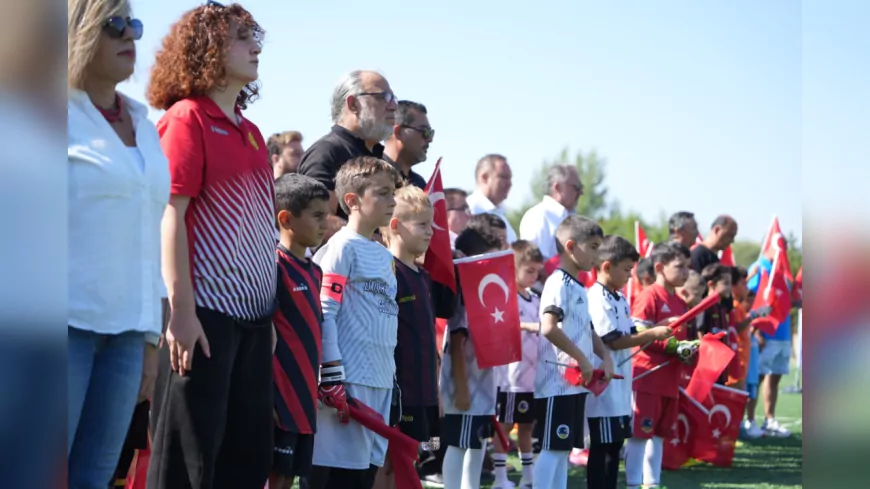 “Zaferden Kurtuluşa” Mini Minikler Futbol Şenliği Eskişehir’de Başladı