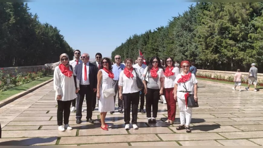 Anadolu Çınarları Partisi Temsilcileri 30 Ağustos’ta Anıtkabir’i Ziyaret Etti