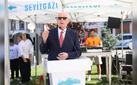 Başkan Kazım Kurt, Seyitgazi’nin Kurtuluşunu ve Dünya Barış Günü’nü Kutladı