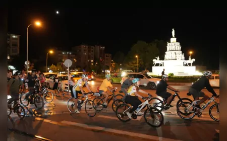 Eskişehir’in Kurtuluşu Bisikletli Kültür Turu ile Kutlandı