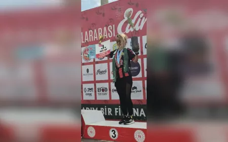 Eskişehirli Sporcu Bahar Sezer, Edirne Yarı Maratonu’nda Üçüncü Oldu