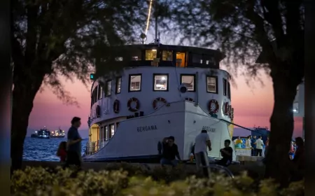 Tarihi Bergama Vapuru ile İzmir Körfezi'nde Eşsiz Bir Yolculuk Başlıyor