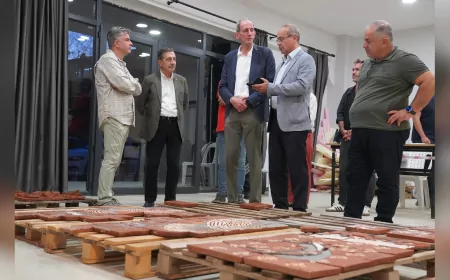 Başkan Ataç ve Özaydemir Ailesi, Fırından Çıkan Sanat Eserlerini İnceledi