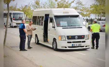 Giresun’da Zabıta Ekiplerinden Dolmuşlarda Cam Filmi Denetimi