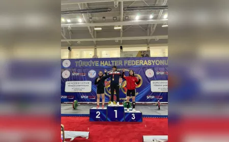 Yağmur Melek Şahin Halterde Türkiye İkincisi Oldu