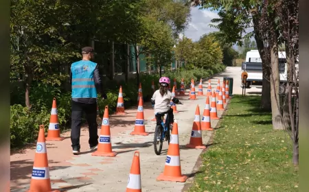 Çocuklar Bisikletle Hareketli Yaşamı Öğrendi
