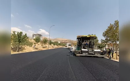 Mardin Büyükşehir Belediyesi’nden Yeşilli’de Asfalt Seferberliği