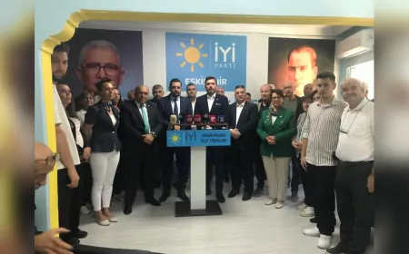 İYİ Parti GİK Üyesi Melih Aydın: “Türkiye’de kurumlar yıpratıldı, bakanlıklar sahipsiz bırakıldı”