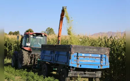 Van Büyükşehir Belediyesi’nden Üreten Çiftçiye Makine Desteği