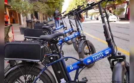 Tepebaşı Belediyesi’nden Çevreci Adım: Elektrikli Bisikletli Zabıta Ekibi Görevde