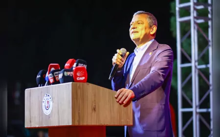 Ferdi Zeyrek Amfi Salonu Uşak’ta Büyük Bir Coşku ile Açıldı